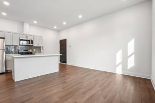 472 Roxborough Ave - Photo 1 of 1