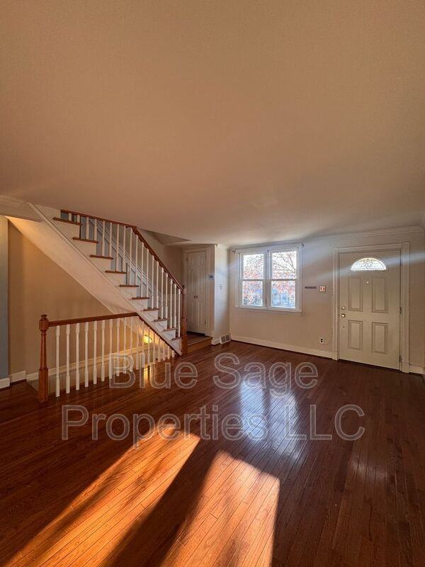 227 Pine St - Photo 5 of 31