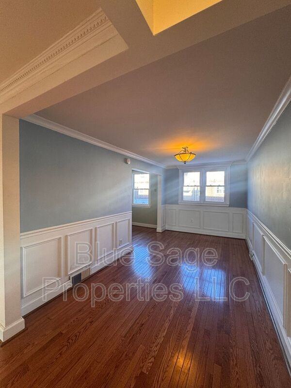 227 Pine St - Photo 7 of 31