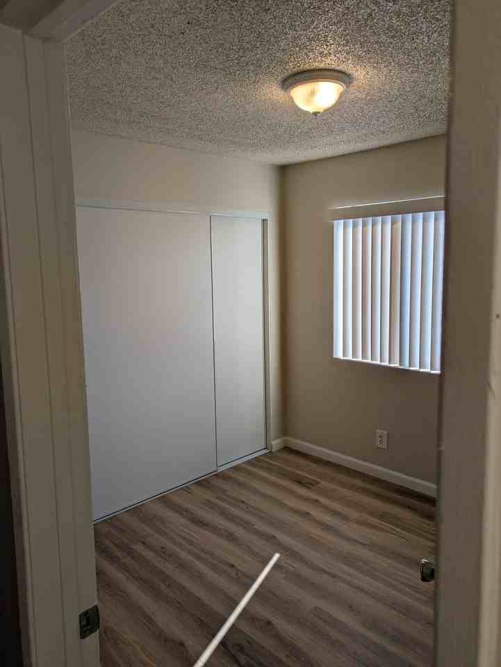 2523 Central Ave - Photo 4 of 9