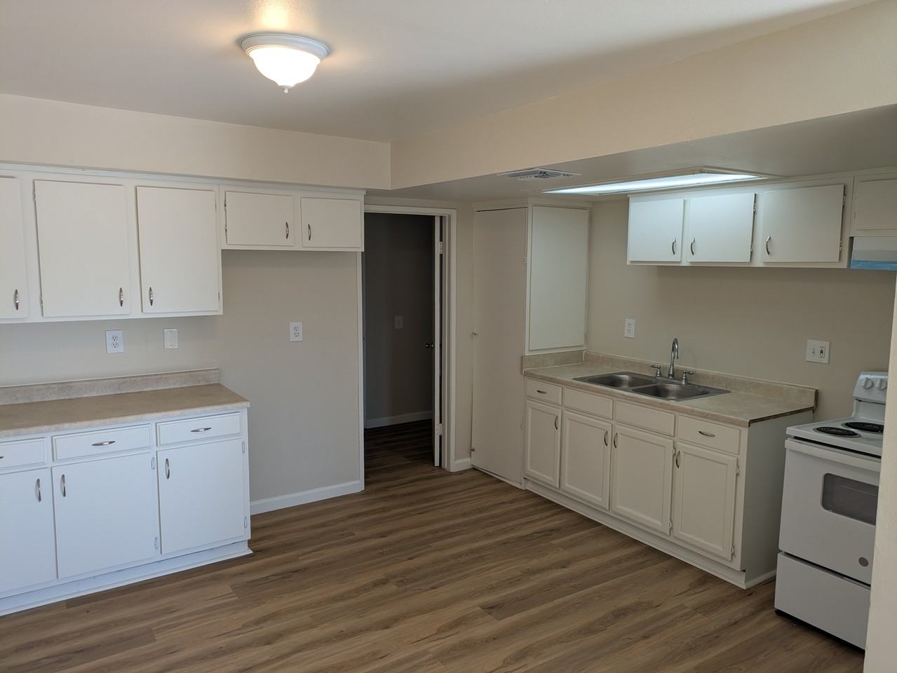 2523 Central Ave - Photo 6 of 9