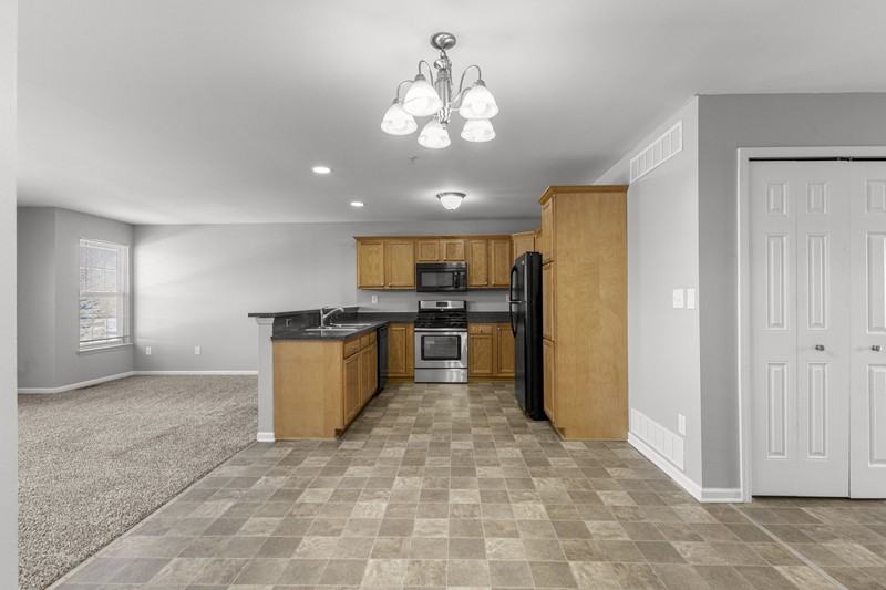 13165 Turnberry Ct - Photo 7 of 36