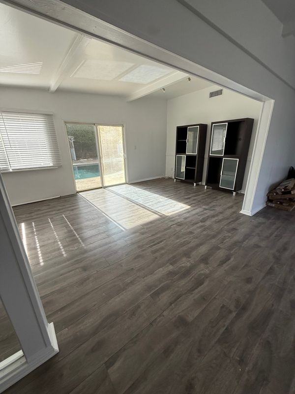 19516 Stagg St - Photo 7 of 19