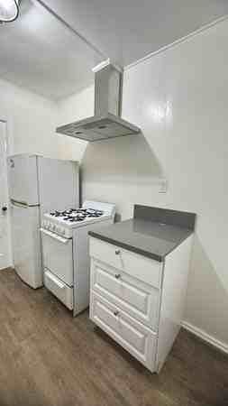 1016 Brent Ave - Photo 2 of 7