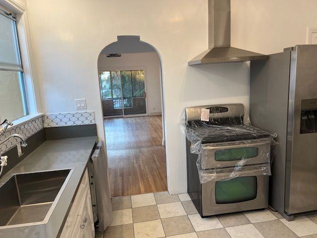 926 S Curson Ave - Photo 6 of 34