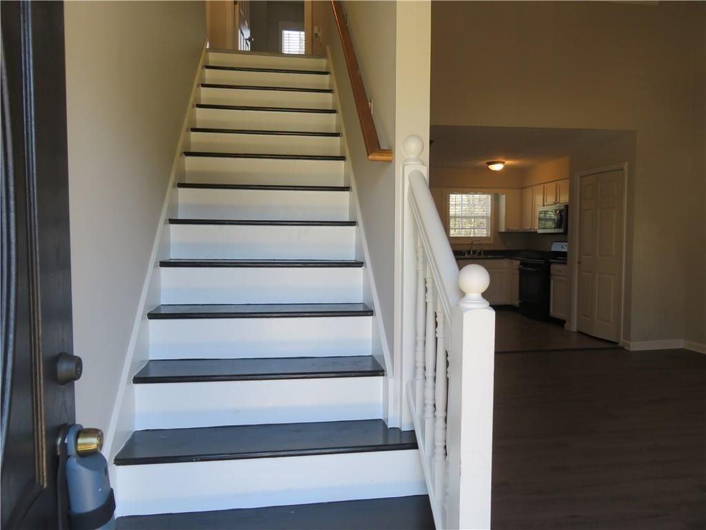 204 Twin Pines Ct - Photo 3 of 33