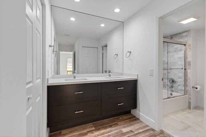 8536 Casa Del Lago - Photo 7 of 14