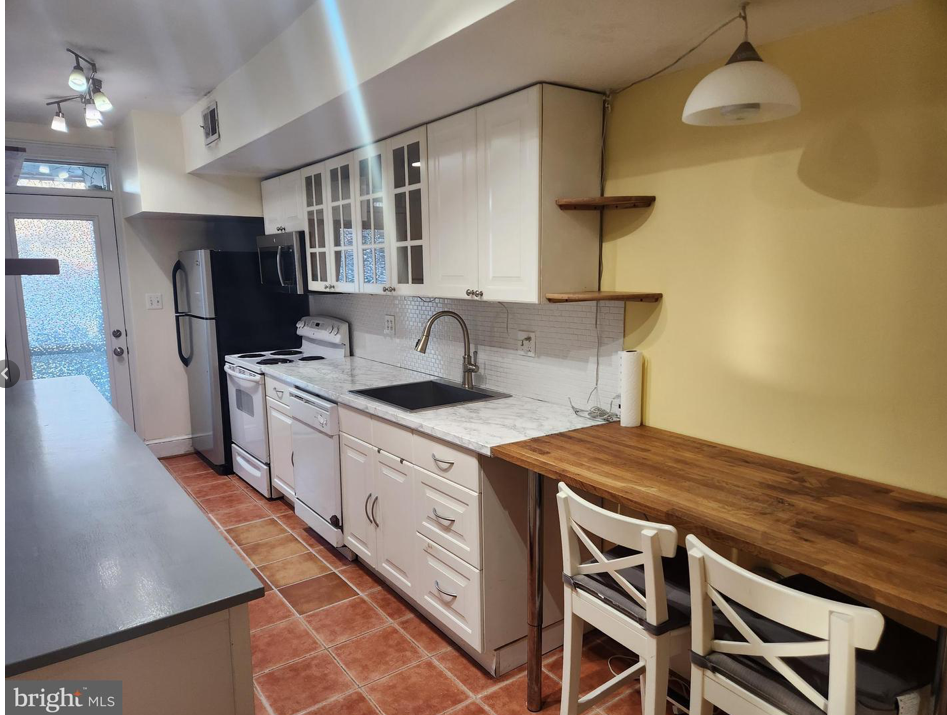 1412 A St Se ##2 - Photo 3 of 3