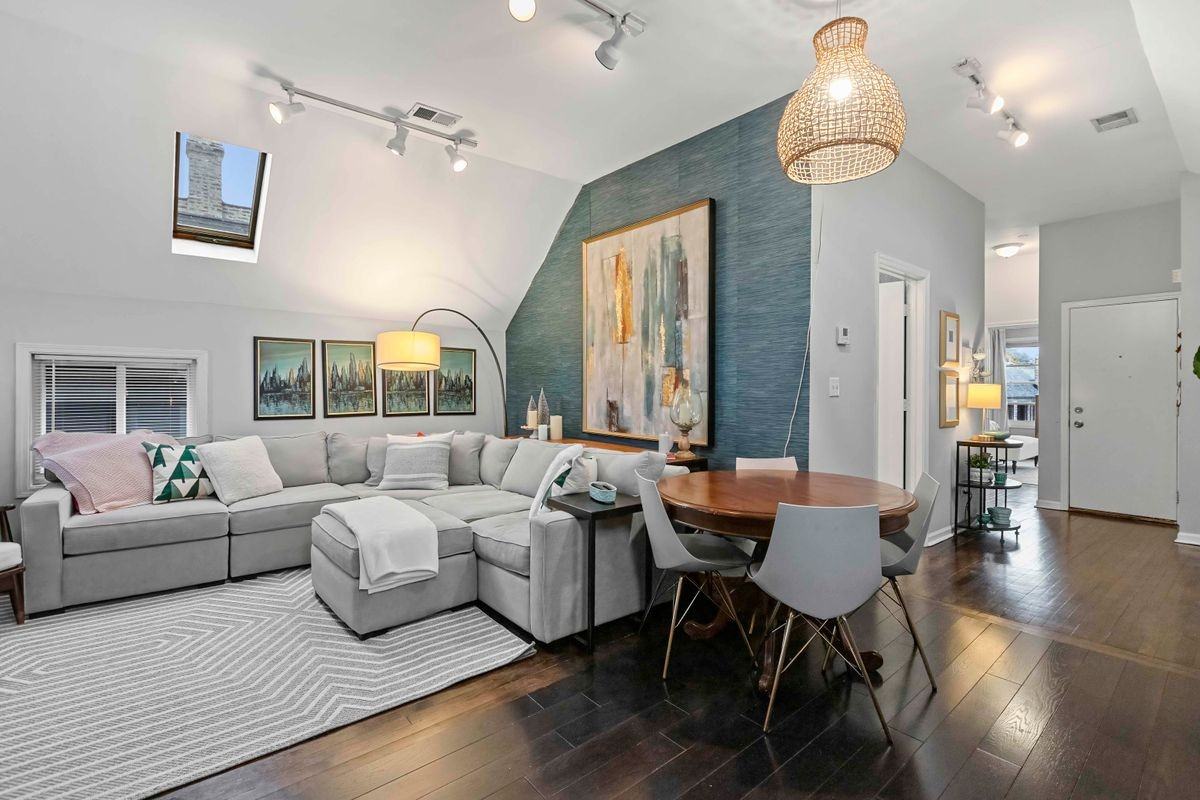 2518 N Campbell Ave - Photo 5 of 17