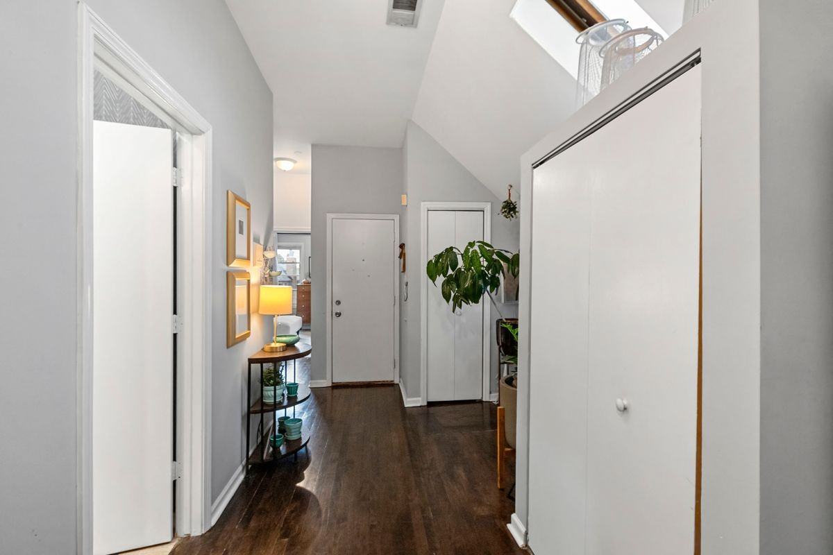 2518 N Campbell Ave - Photo 7 of 17