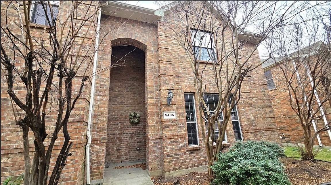 5435 Avery Ln - Photo 3 of 31