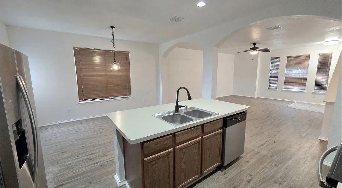 5435 Avery Ln - Photo 7 of 31