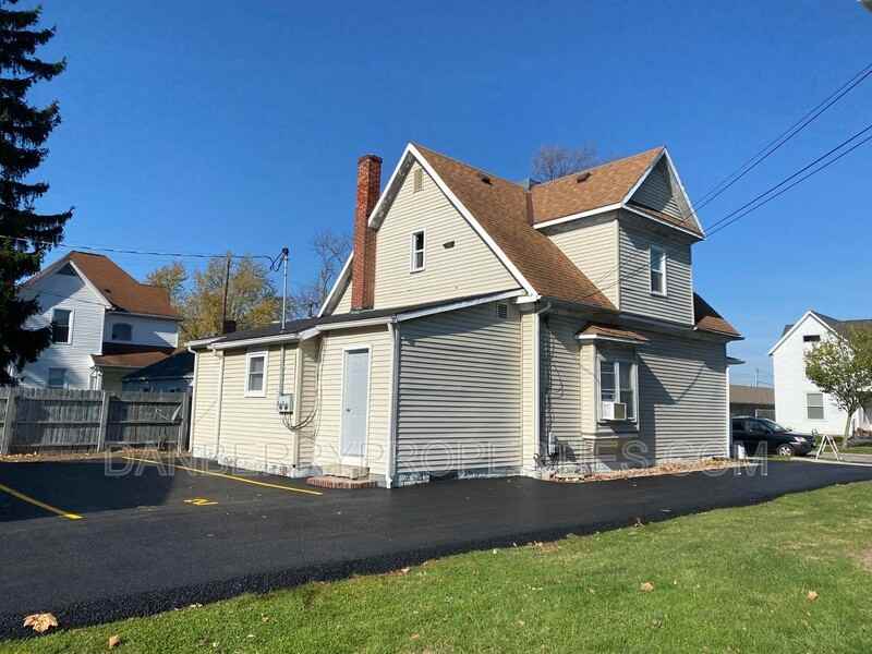 319 Frazer St - Photo 5 of 10