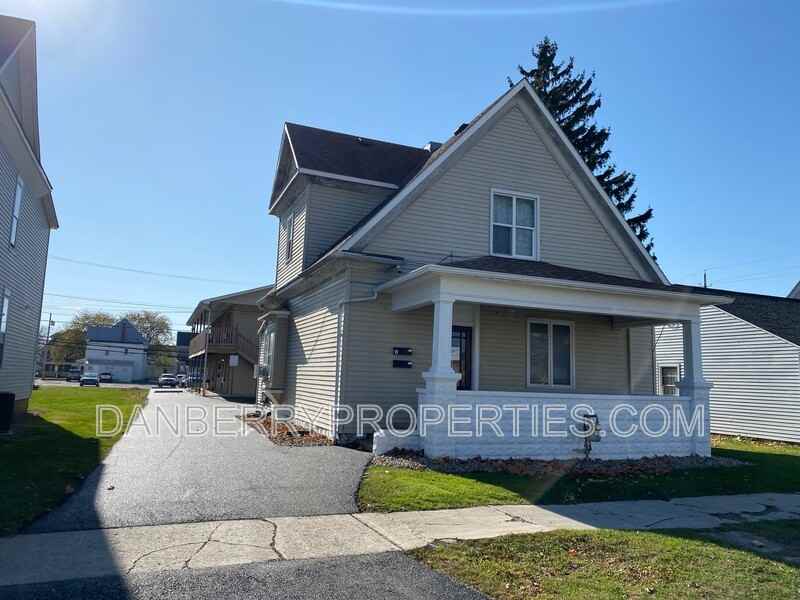 319 Frazer St - Photo 7 of 10