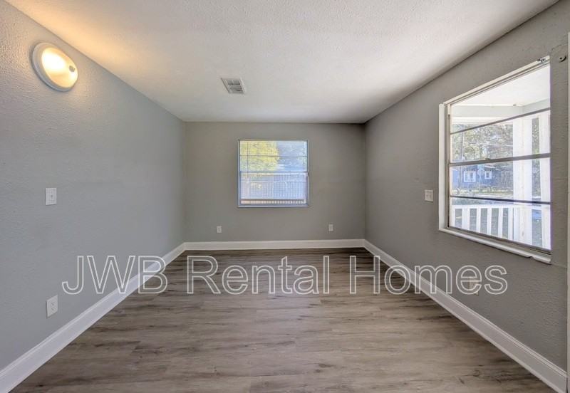 3301 Hunt St - Photo 6 of 19