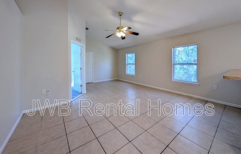 8542 Maple St - Photo 7 of 21