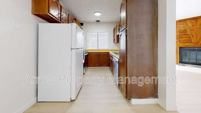 203 E Arbor Ave - Photo 3 of 12