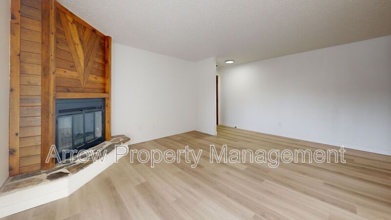 203 E Arbor Ave - Photo 2 of 9