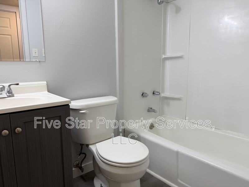 301 W Scarritt St #10 - Photo 5 of 5