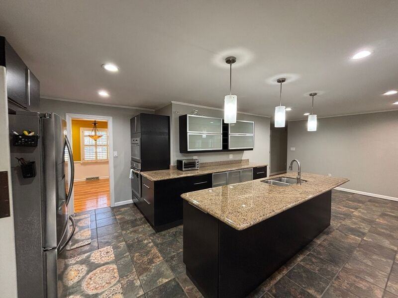 5327 Chantilly Ln - Photo 3 of 28