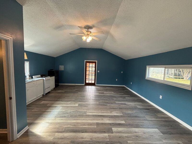 1060 Timmons Acres Ln - Photo 6 of 9