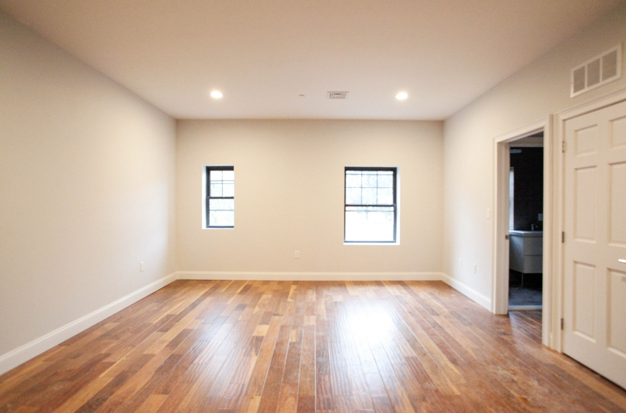 The Chapman Apartments - Photo 5 of 50