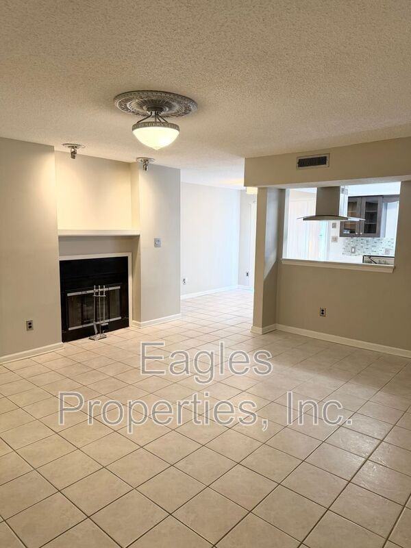 2002 Stephens Ct - Photo 2 of 16