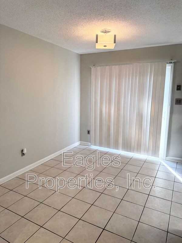 2002 Stephens Ct - Photo 3 of 16