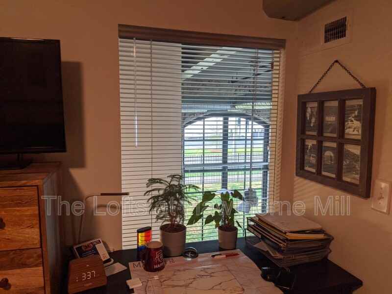 1101 Hawthorne Ln #247 - Photo 4 of 8