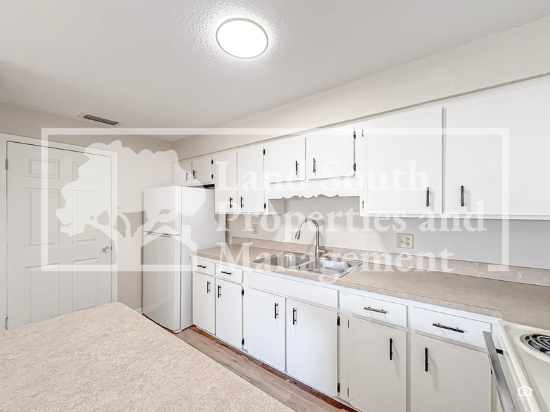 817 W Carole St #9 - Photo 5 of 11