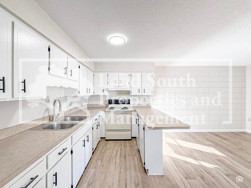 817 W Carole St #9 - Photo 6 of 11