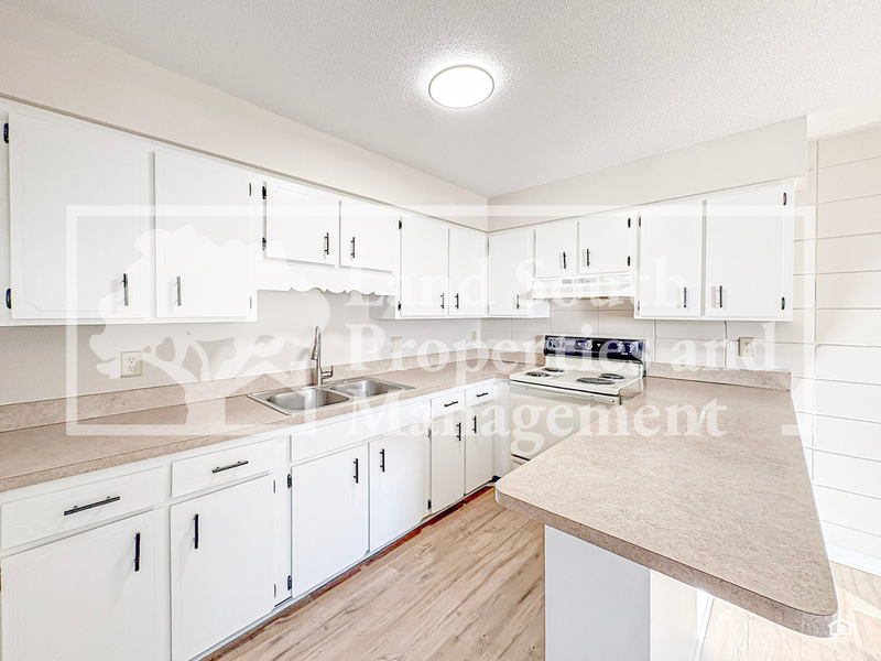 817 W Carole St #9 - Photo 7 of 11