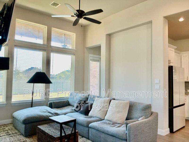 153 Benedum Way - Photo 5 of 22