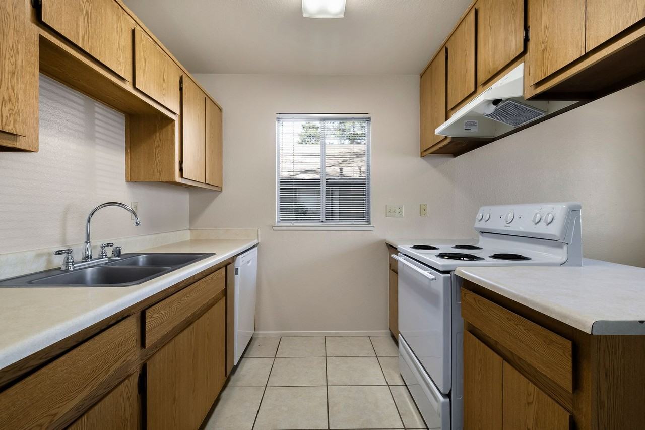 0959 - Lassen View Apartments - Photo 4 of 23