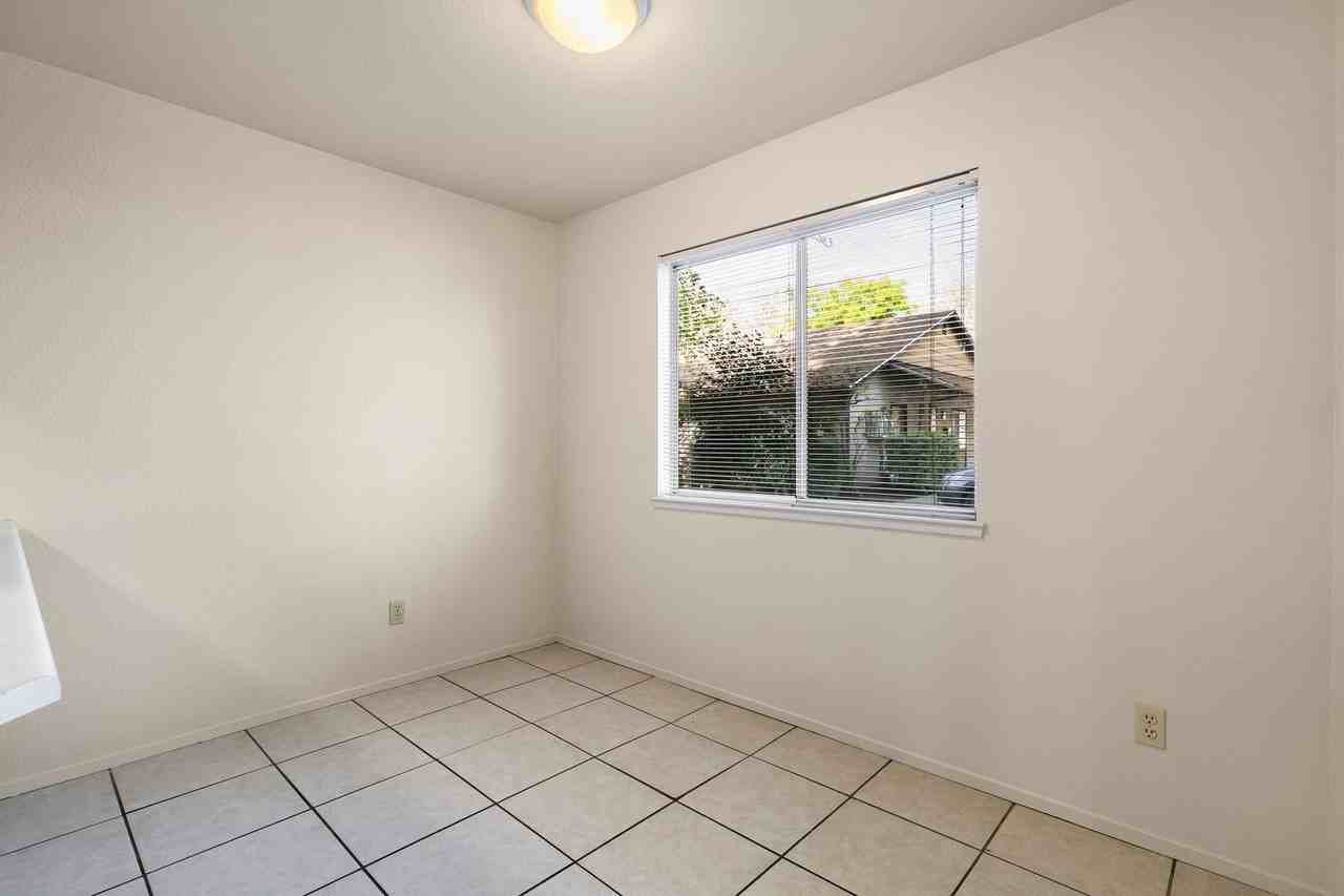 0959 - Lassen View Apartments - Photo 7 of 23