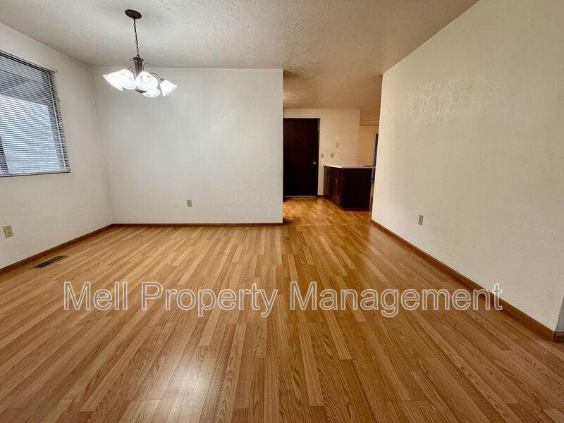 50 E Vine Maple Ln - Photo 6 of 26