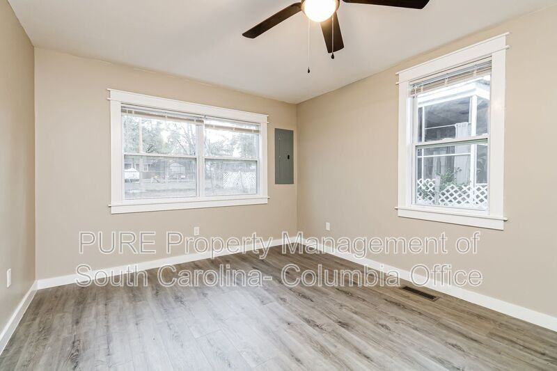 4403 Colonial Dr - Photo 4 of 17