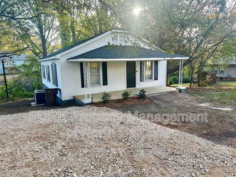 411 W 10th St - Photo 3 of 29