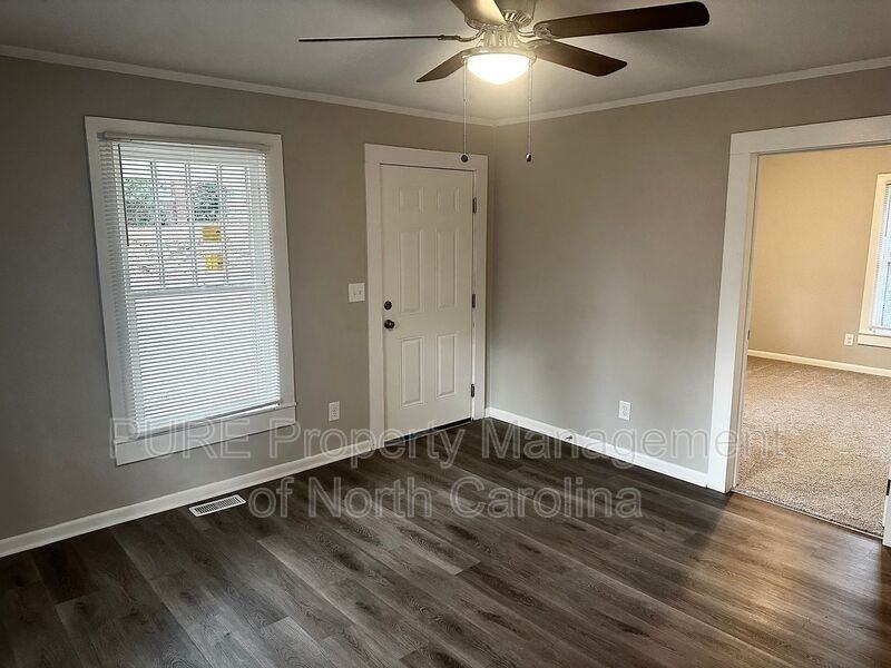 411 W 10th St - Photo 7 of 29