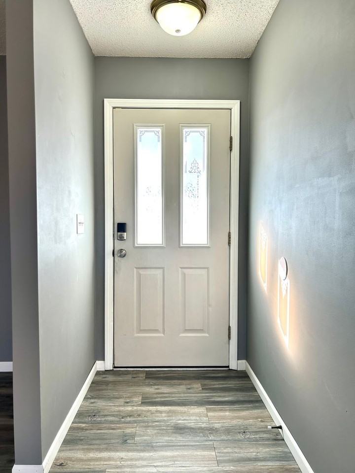 401 Shetland St - Photo 2 of 18