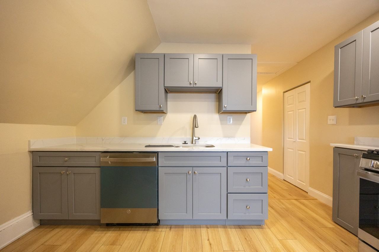 529 Adams St #3 - Photo 2 of 12