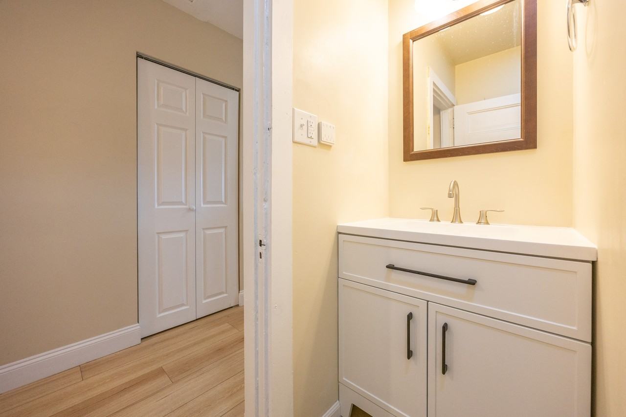 529 Adams St #3 - Photo 4 of 12