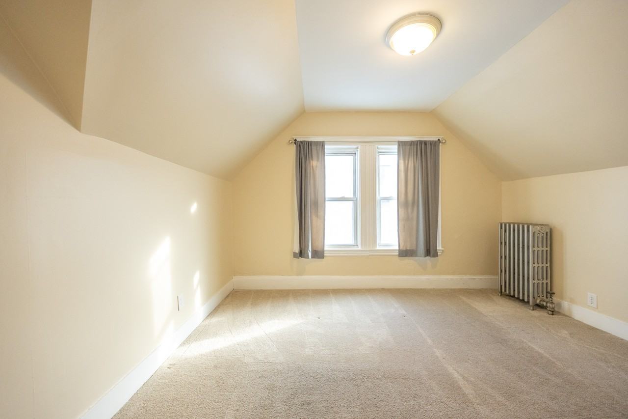 529 Adams St #3 - Photo 7 of 12