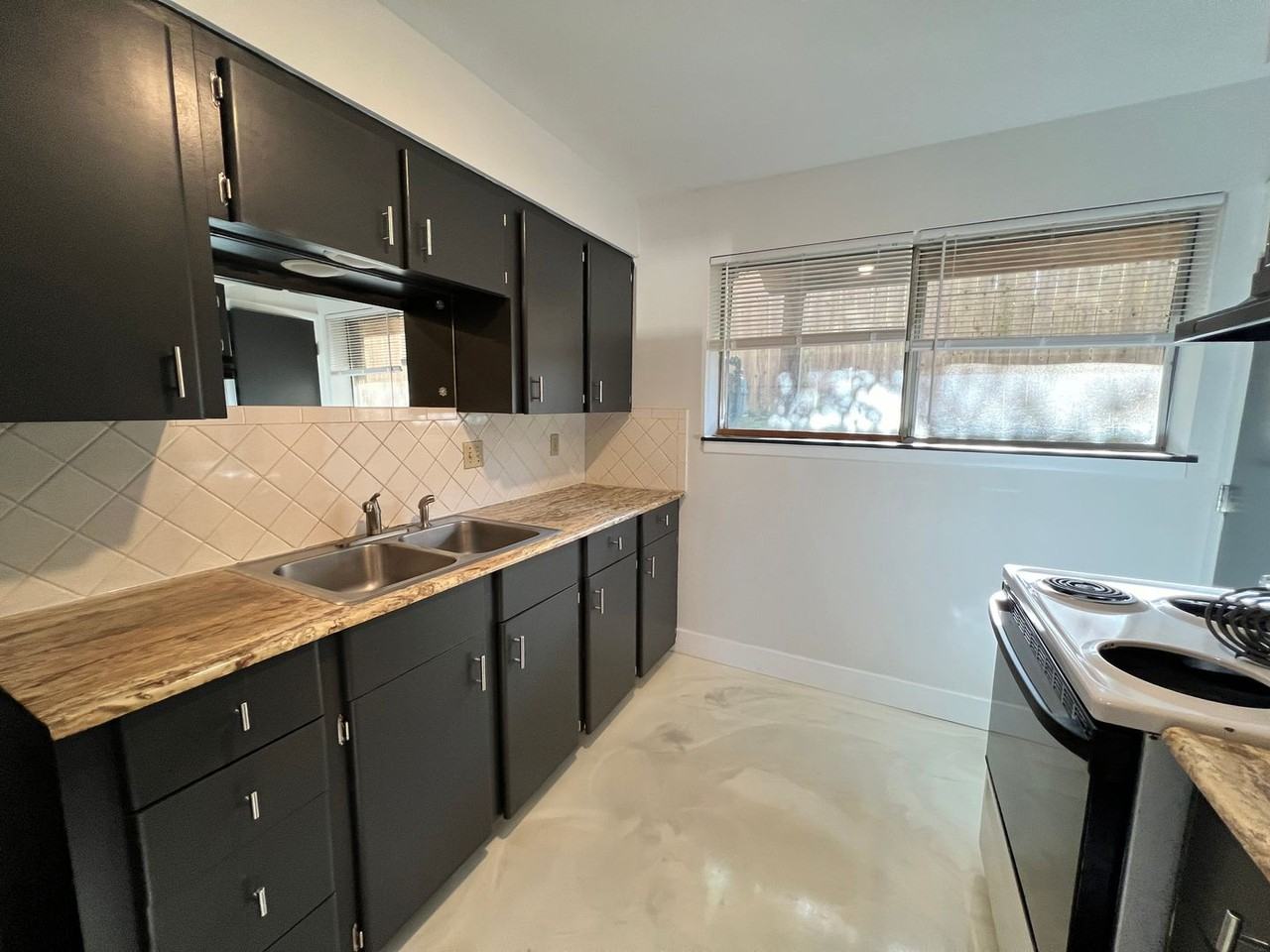 Library Place Apartments - Photo 6 of 19