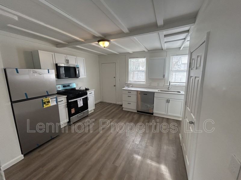 27 Hilton St - Photo 2 of 17