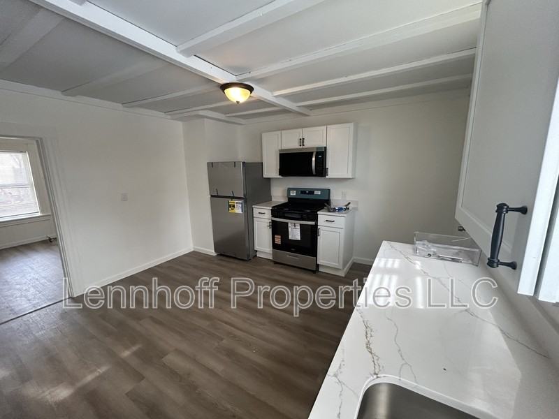 27 Hilton St - Photo 4 of 17