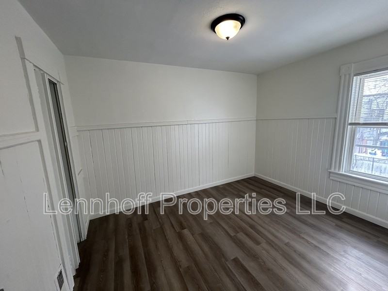 27 Hilton St - Photo 7 of 17