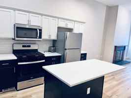 featured image of 1419 N Franklin St