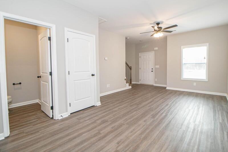 1115 - Photo 4 of 19