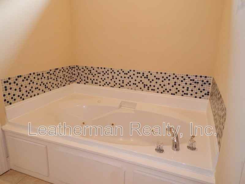 441 Sterling Dr - Photo 4 of 11